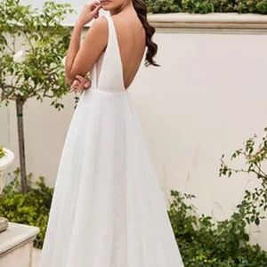 New Moonlight Bridal Wedding Gown (Size 18)